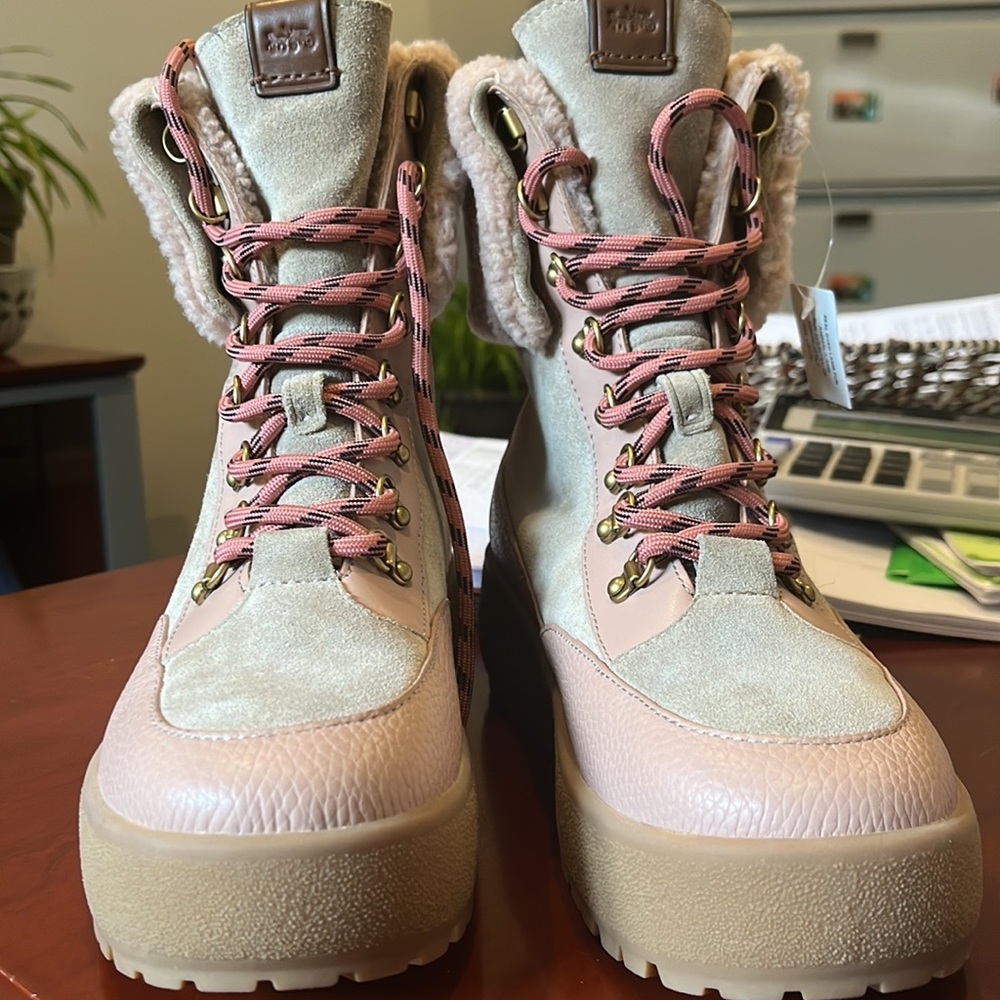 Coach TYLER boots - sz 9B - NWOT
